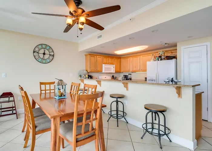Beachfront W/ Community Pool! Gulf Shores
